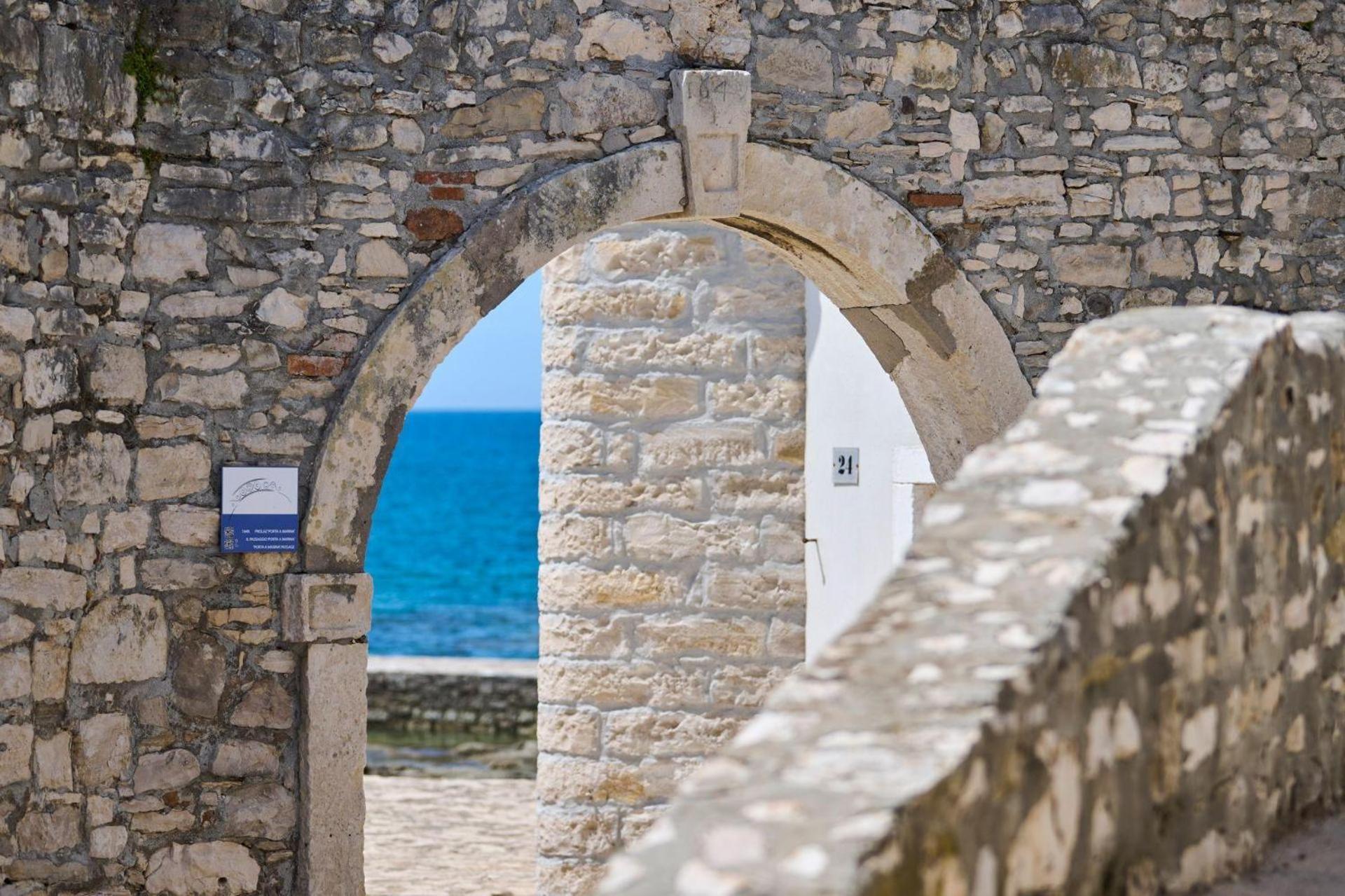 Apartment Rivarela Blu - Newly Renovated And Top Location Near Sea Novigrad Istria Eksteriør billede